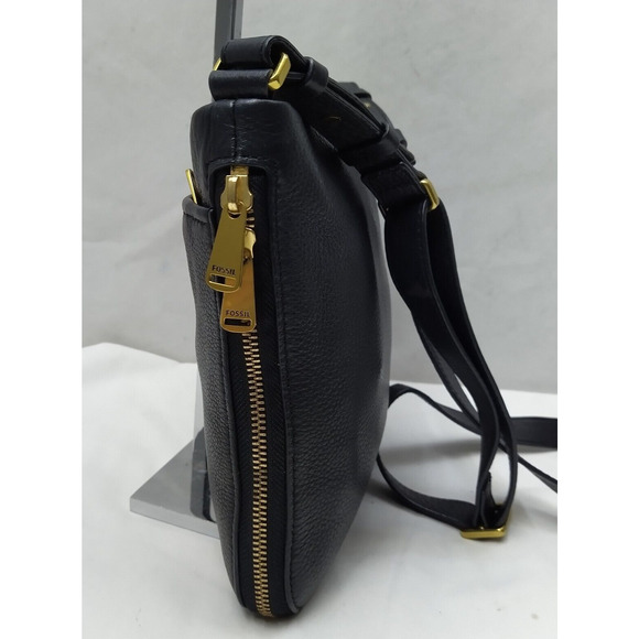 Fossil Black Pebbled Leather Zipper Expandable Crossbody Bag - Picture 5 of 16